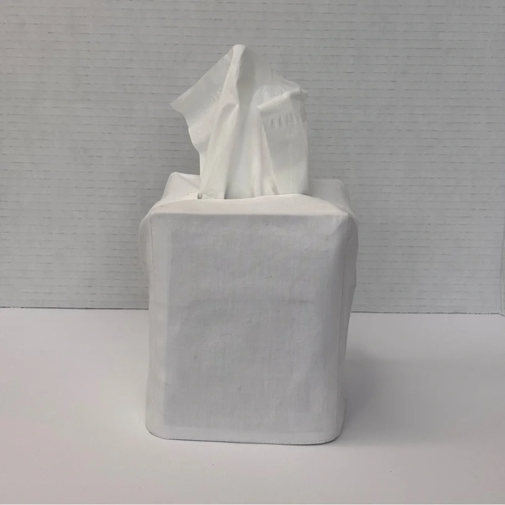 Anthropologie Embroidered Tissue Cover “Skier Jack”  Square Tissue Box Style NWT - Picture 6 of 7
